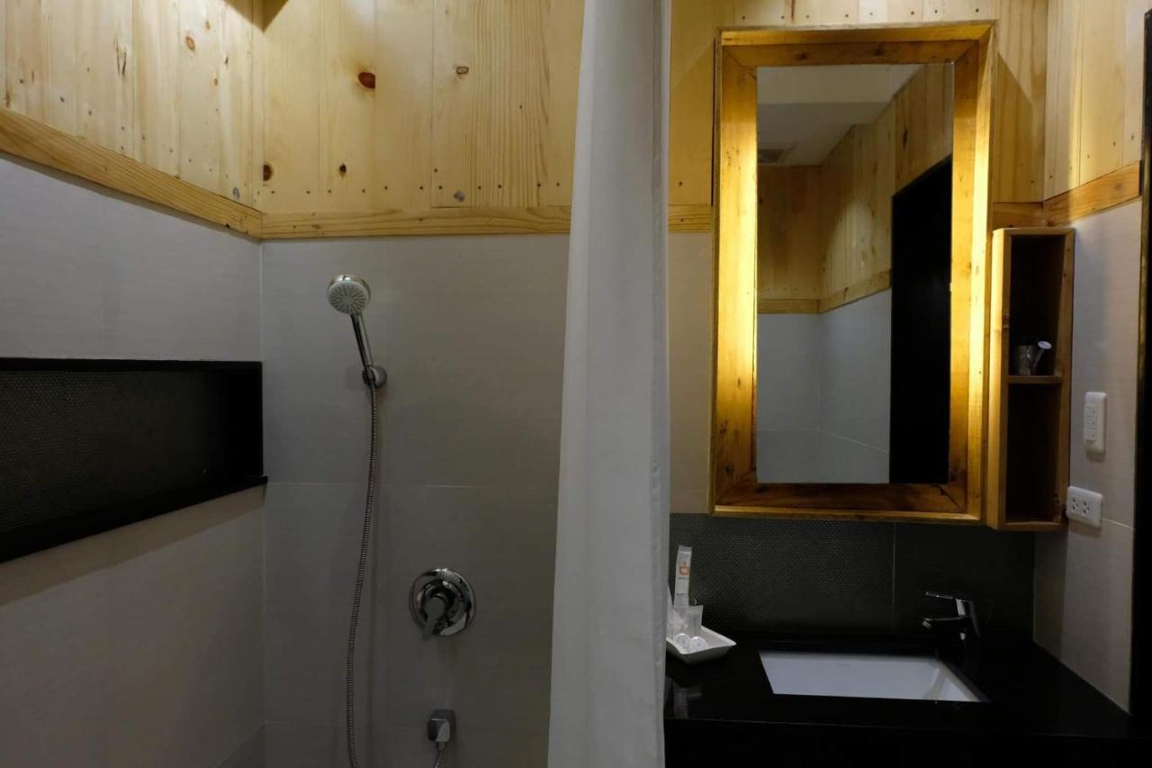 Feel Deep Dive Resort Мактан Екстериор снимка